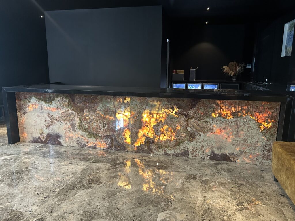 marmo verde retroilluminato